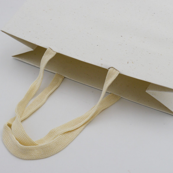 100% recycelbare NOBLESSE HIGHCARE Papiertüten 100% recycelbare NOBLESSE HIGHCARE Papiertüten