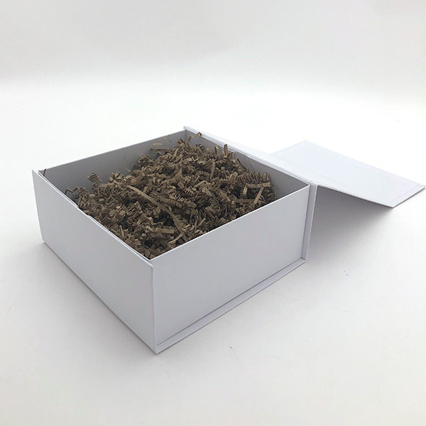 Shredded « Fluffy » paper filler for boxes